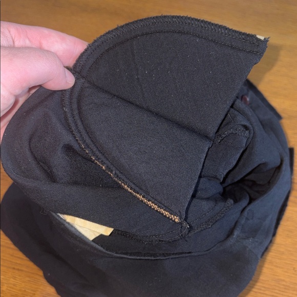 90’s Mariposa Black Short-Sleeve Blouse with Shoulder Pads - Picture 7 of 10